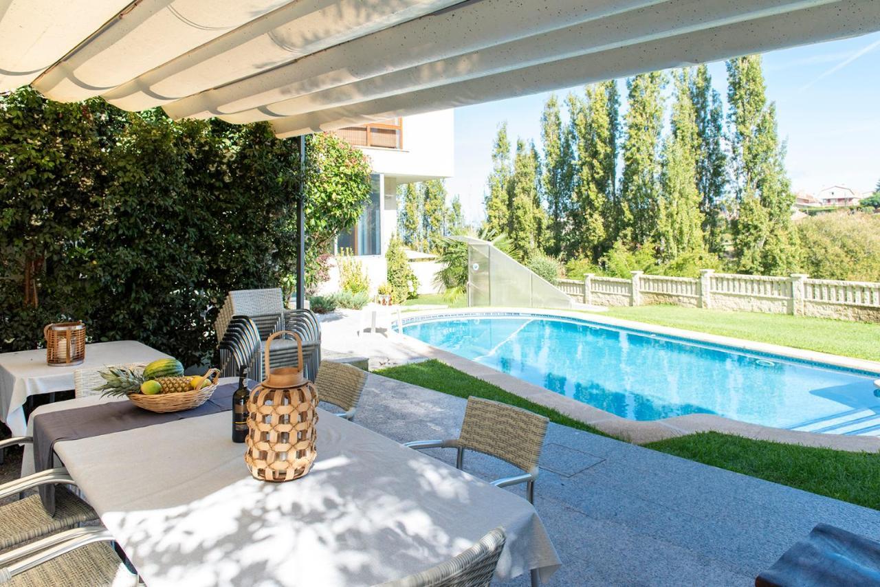 ヴィーゴ Casa El Castanal Con Piscina Privadaヴィラ エクステリア 写真