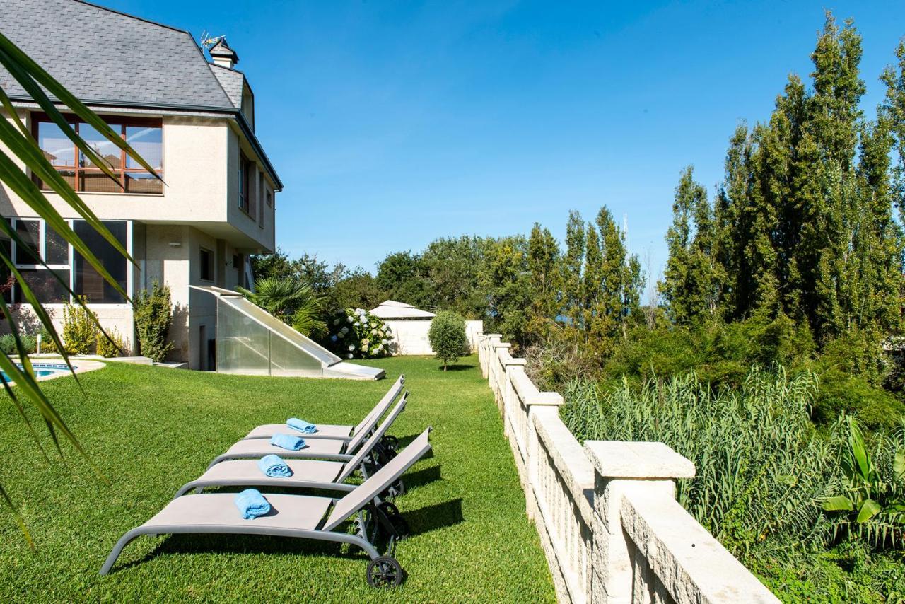 ヴィーゴ Casa El Castanal Con Piscina Privadaヴィラ エクステリア 写真